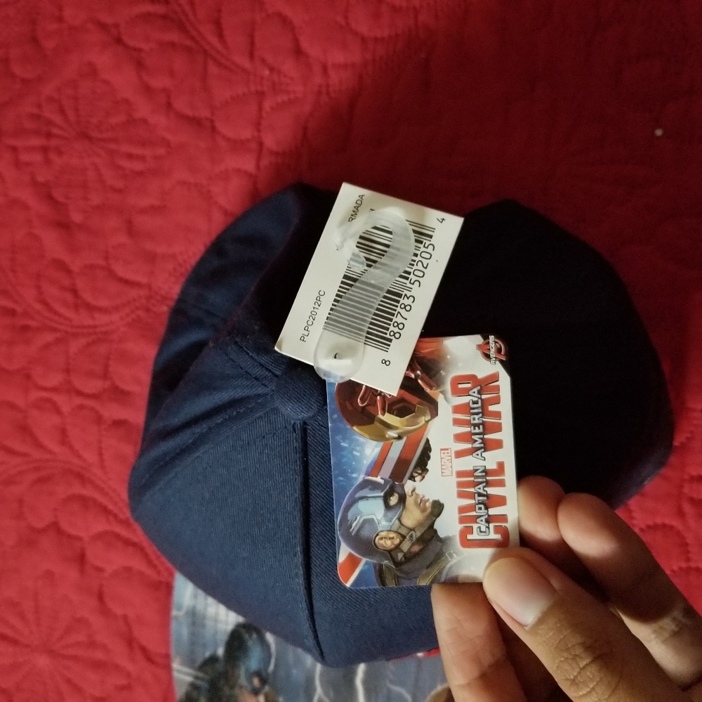 Captain America hat - Picture 3 of 3